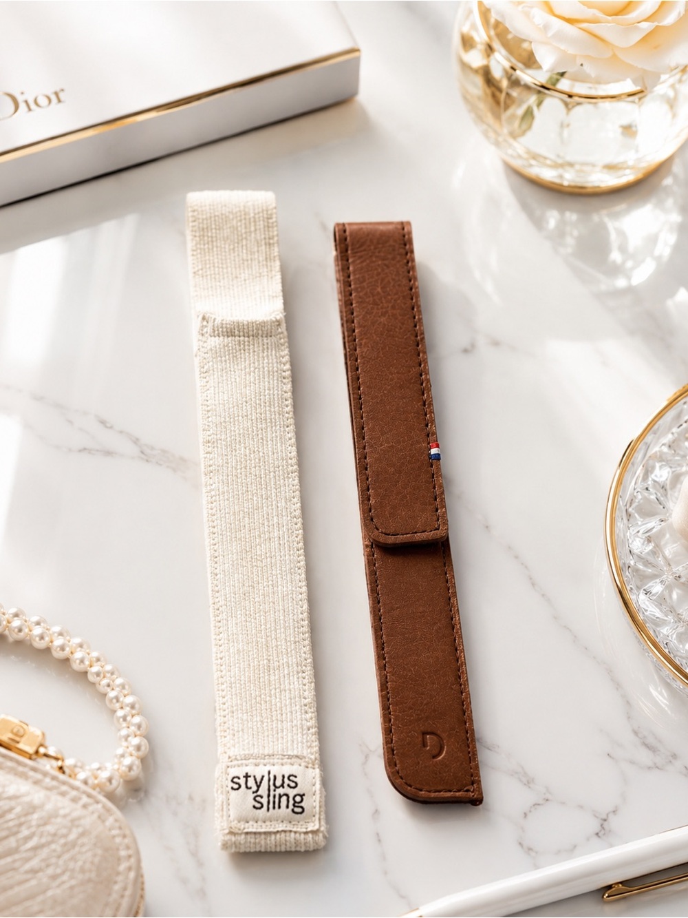 Apple Pencil brown leather case & white . Set of (2)